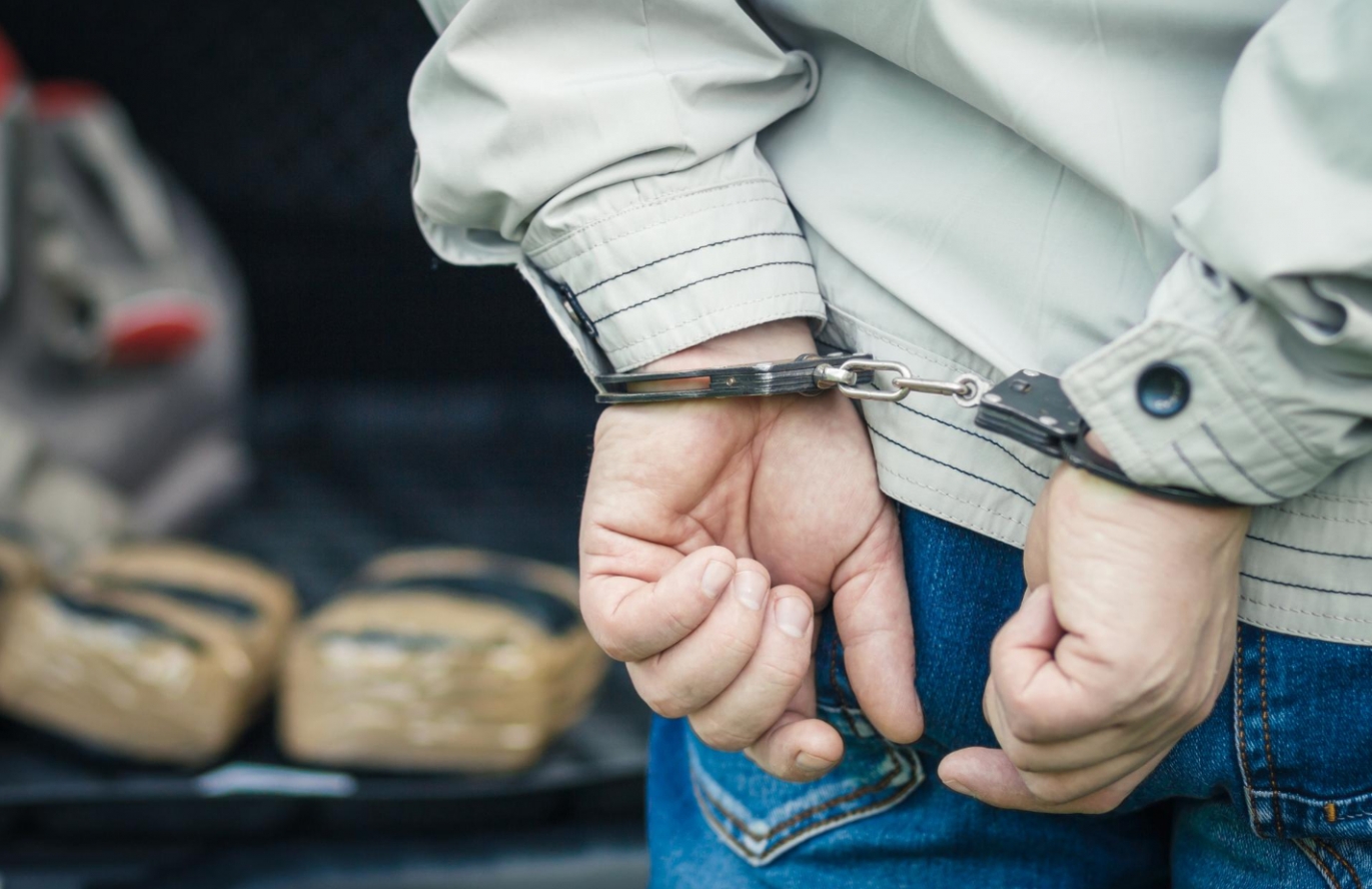 Działania policji przeciwko narkotykom: podejrzany mężczyzna zatrzymany w Zgierzu
