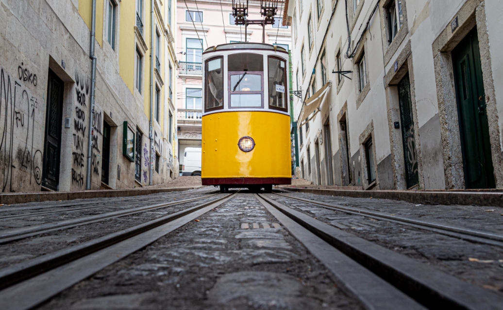 Plac Wolności w Łodzi zaskoczył mieszkańców kolejnym tramwajem