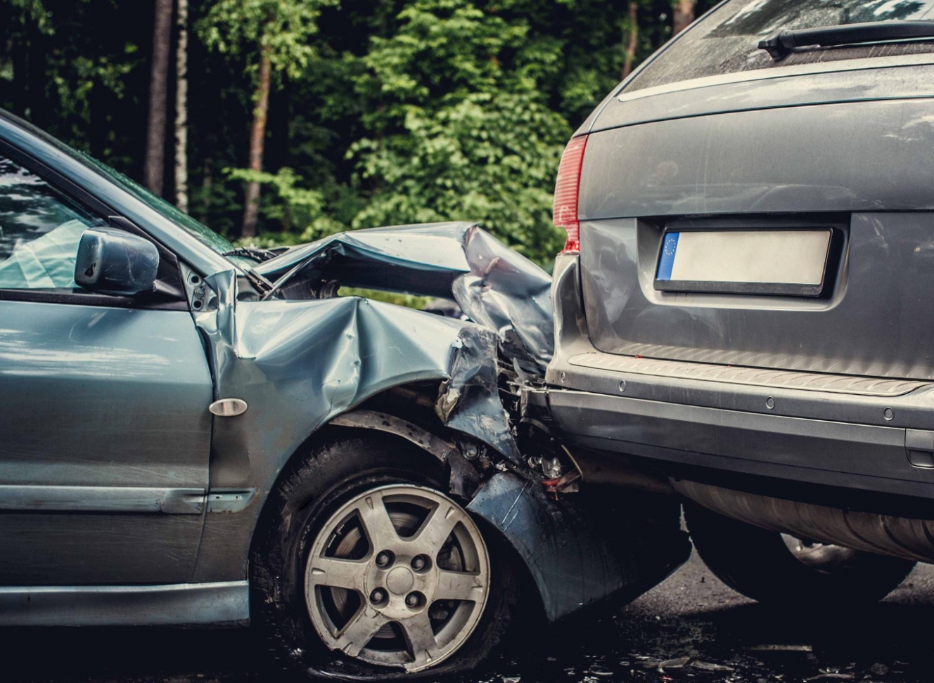 Katastrofa na autostradzie A2: zderzenie busa z ciężarówką raniło 8 osób, w tym 15-letniego chłopca